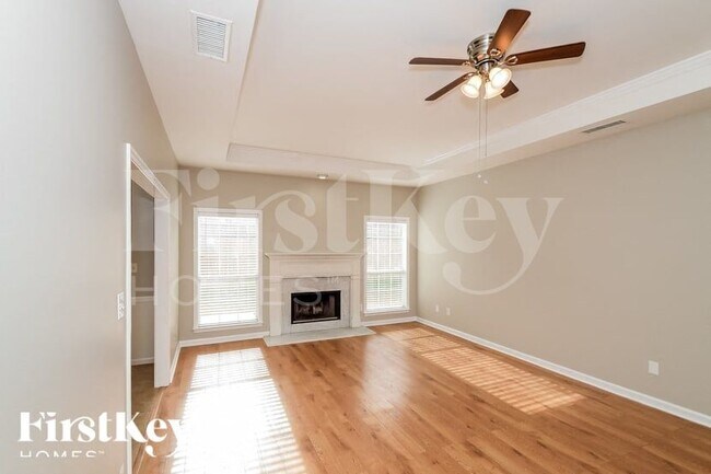 2005 Jackson Ln