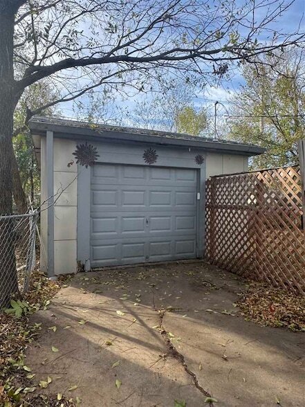 Photo - 2119 W Sherwood Ave