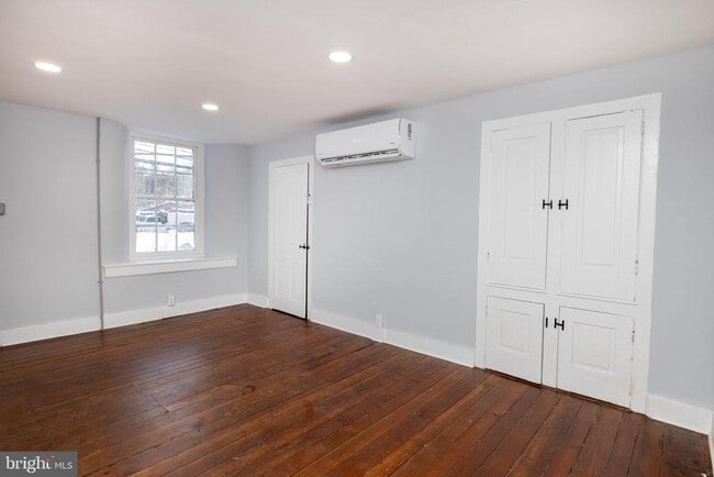 Photo - 6192 Lower York Rd