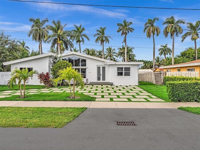 Building Photo - 20120 NE 25th Ct