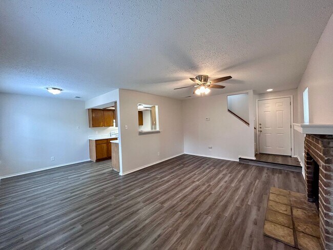 Photo - 9300 Kempler Dr Unit B