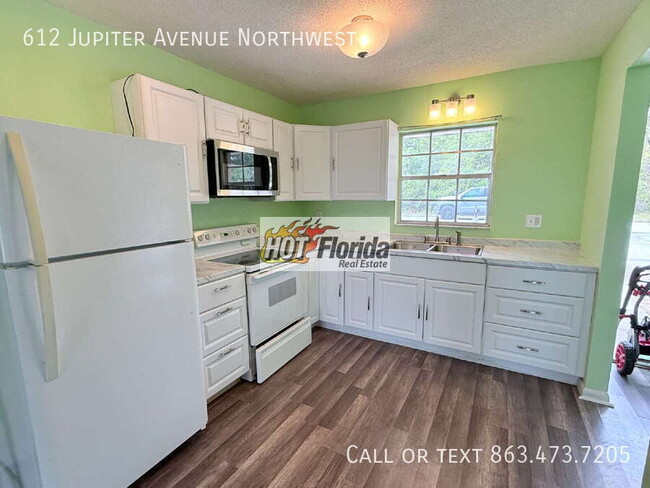 Photo - 612 Jupiter Ave NW