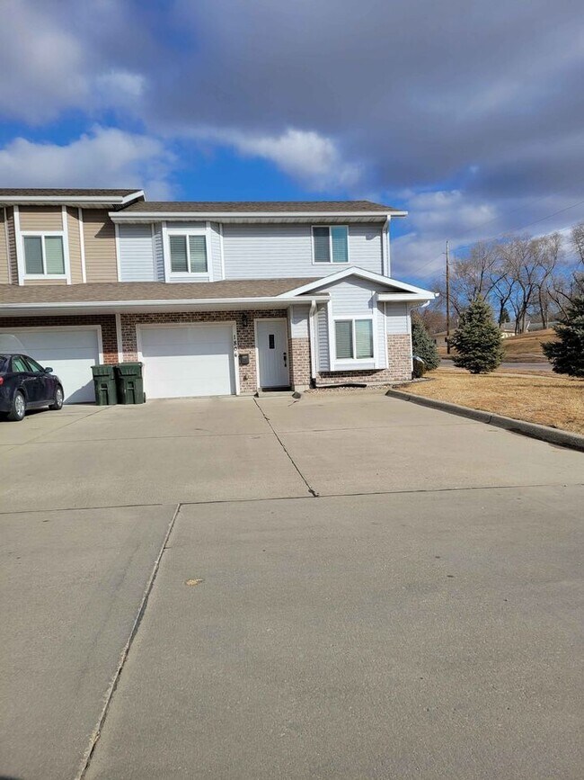 1814 Red Bertrand Ct Condo Condo for Rent in Sioux City, IA