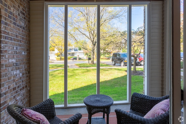 2BR, 2BA - Yorktown Estates