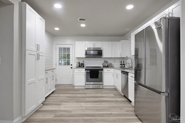 Photo - 3760 Bayou Blvd