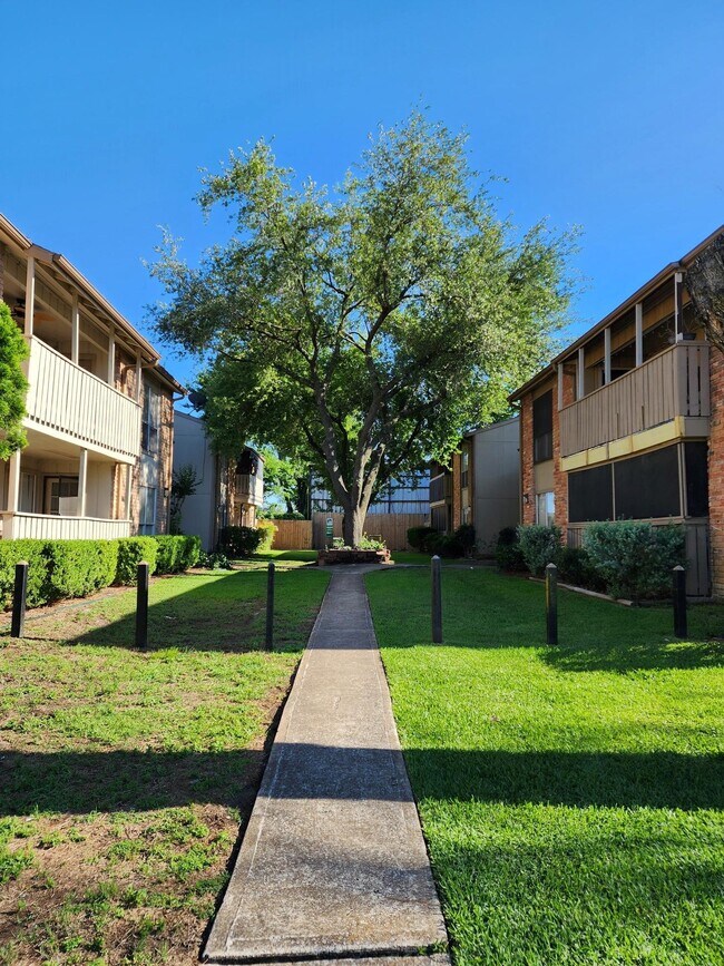 Photo - 5665 Birchmont Dr Unit H