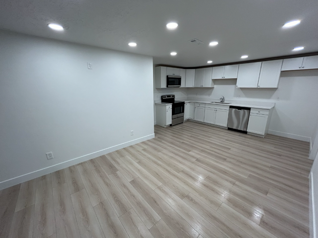 Building Photo - 2081 N 4100 W Rental
