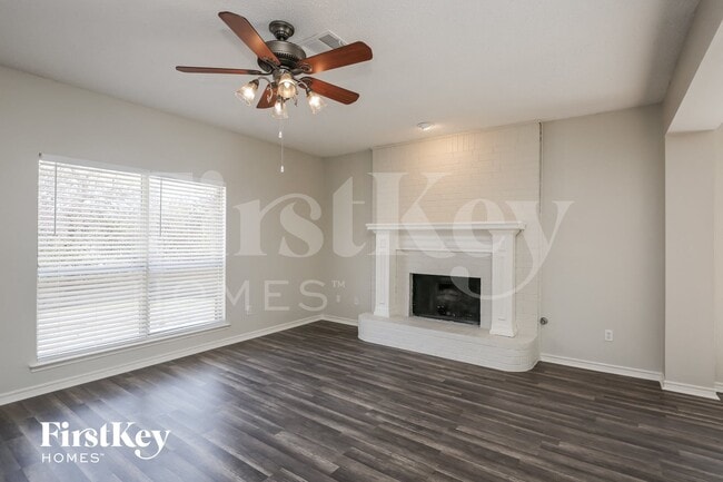 2124 Twin Creek Ln