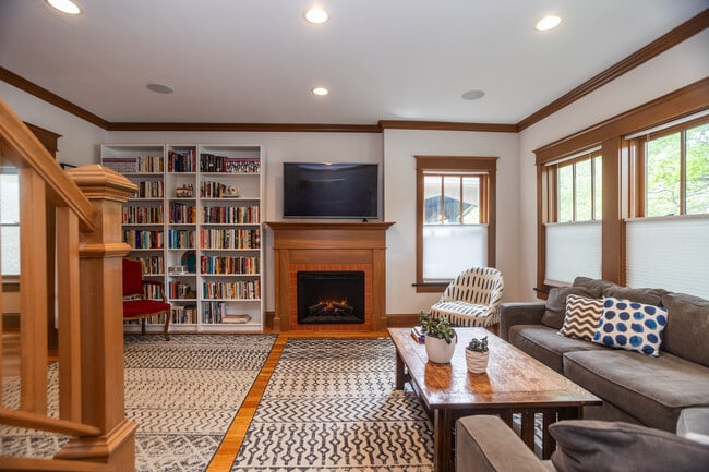 Photo - 4519 N Sacramento Ave