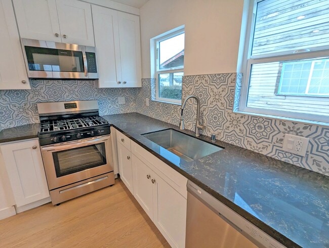 Photo - 3919 1/2-31-2 Mont Clair St Unit 3917 1/2