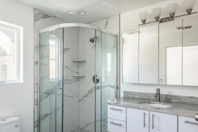 Photo - 31 Blackbird Cir