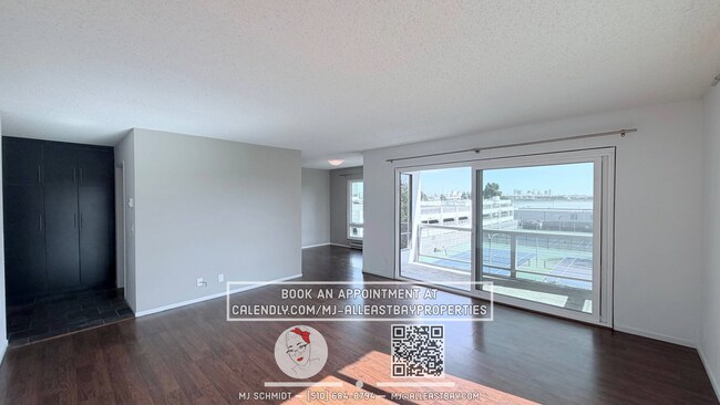 Photo - Sunny, west facing, Large 1 bedroom with tons of storage, includes water/garbage/amenities/parking! Unit 445