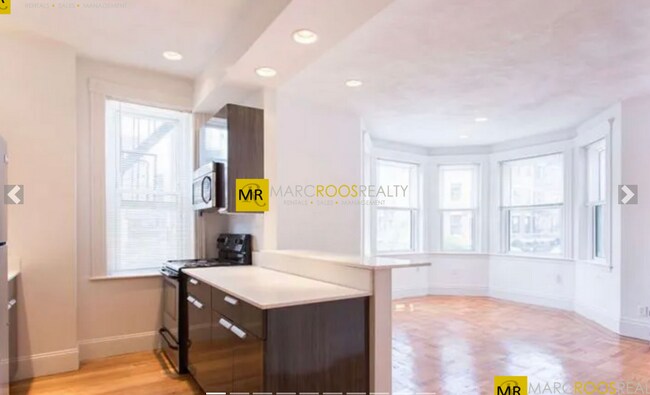 Building Photo - 98 Queensberry St Rental