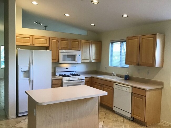 Photo - 3Bd/2ba Nice, clean in Rancho Vistoso, 3 Car Garage, Oro Valley