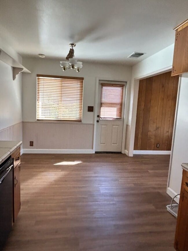 Photo - 749 E Wrenwood Ln