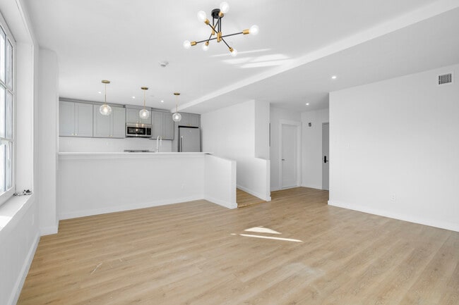 Photo - 139 Fifth Ave
