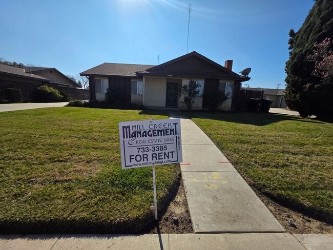 Building Photo - 1725-1725 E Vassar Dr Unit 1723 E. Vassar