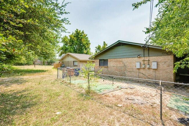 Photo - 838 N Meadows Dr