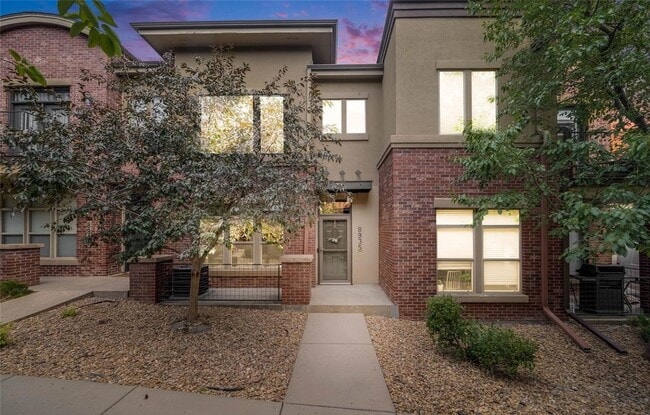 Building Photo - Updated 2BD, 2.5BA Townhome in Centennial ...