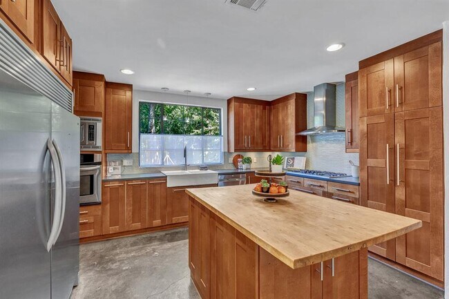 Photo - 1208 Fairwood Rd
