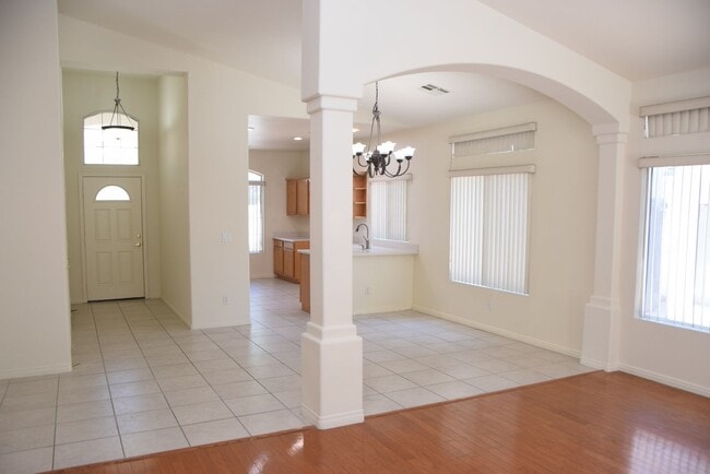 Photo - 1 STORY HOME IN GATED SE COMMUNITY