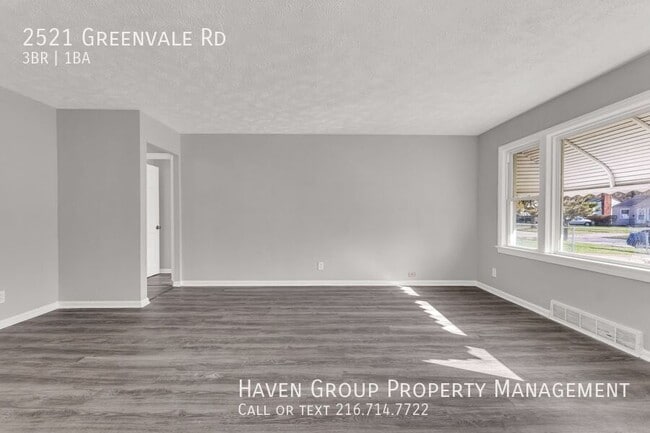 Photo - 2521 Greenvale Rd