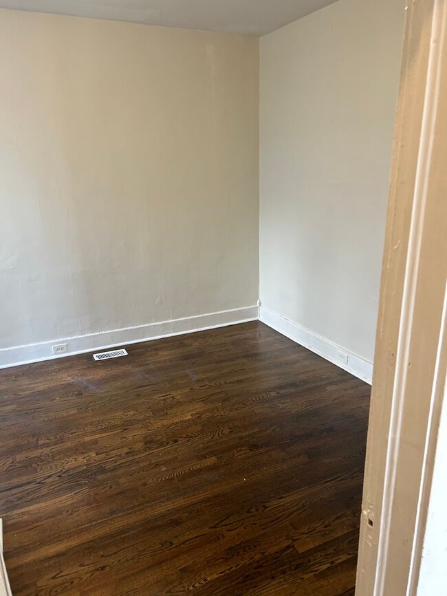 Photo - Newly Renovated 4 Bedroom Home / College H...