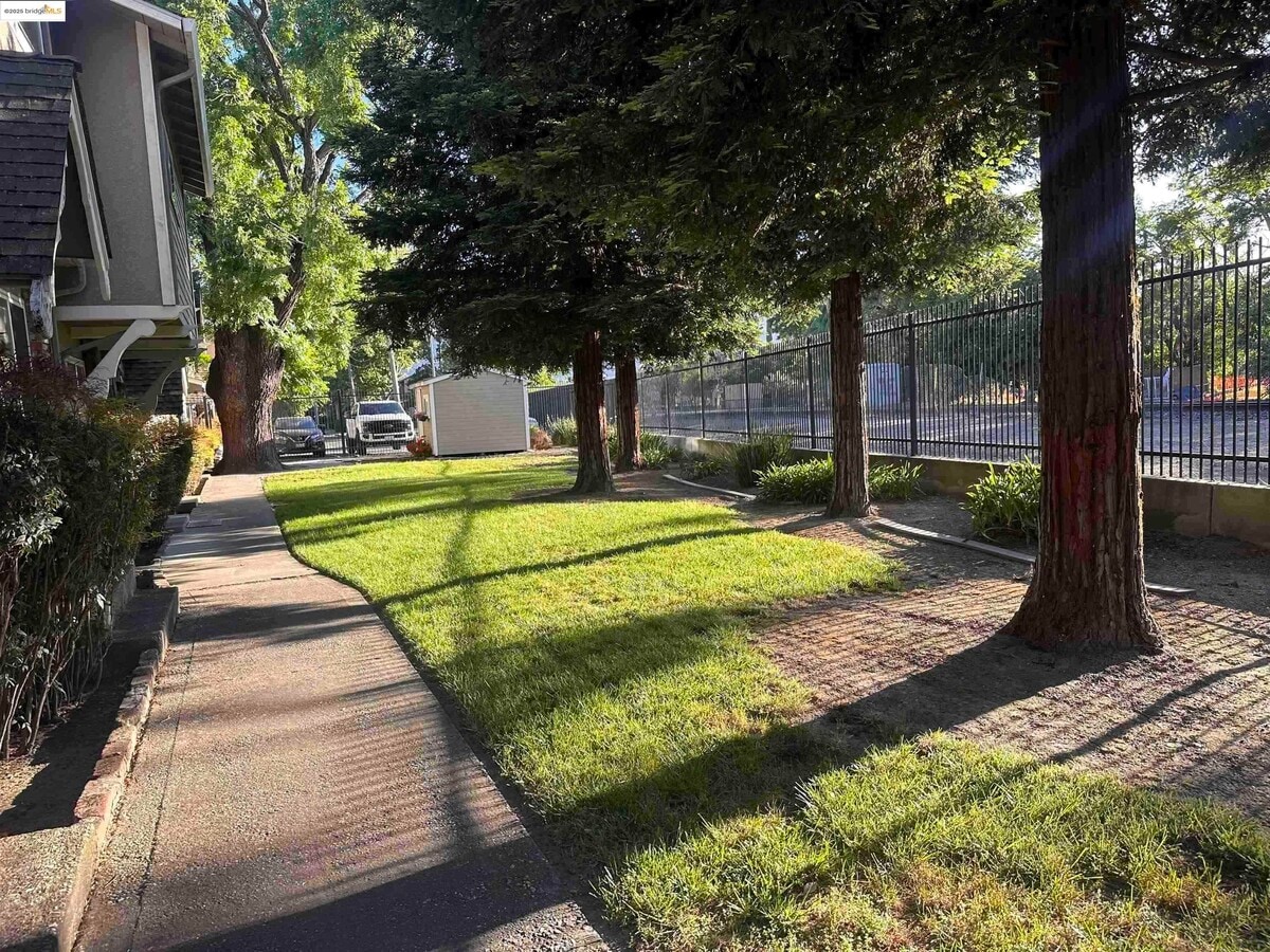 Photo - 399 W Angela St Unit 5