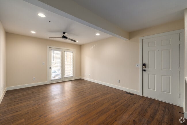 1BD 1BA Living Area