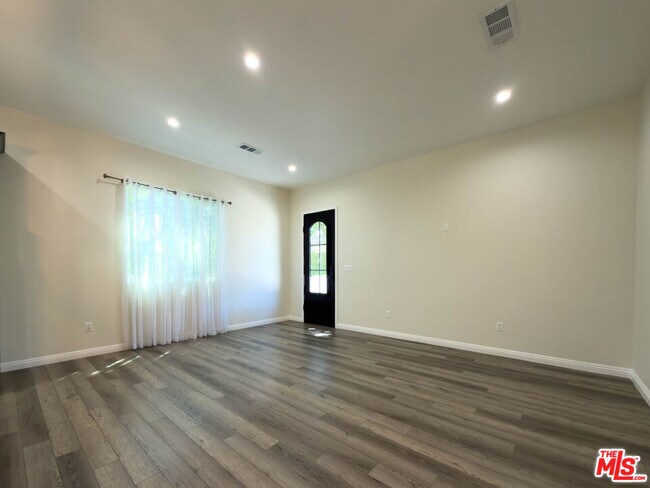 Photo - 15447 Septo St