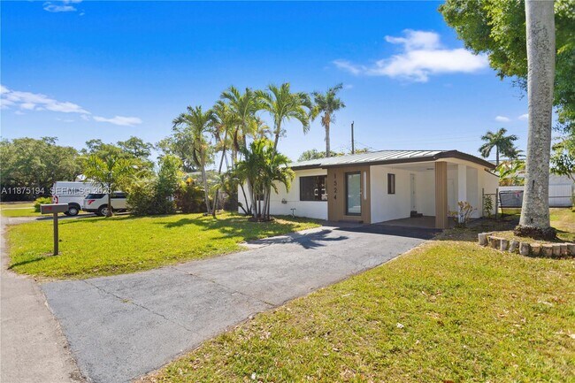 Photo - 1524 SW 32nd Ct