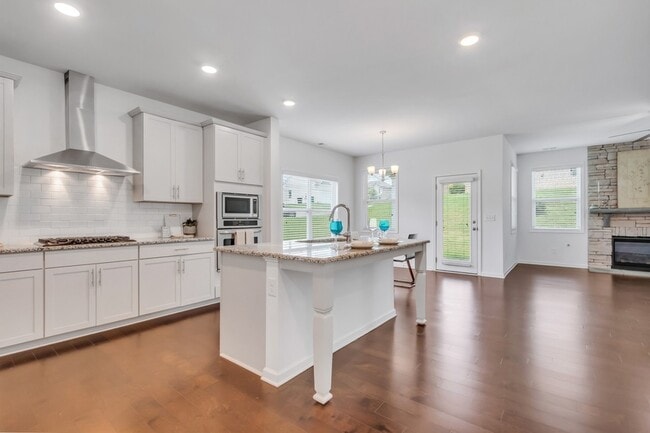Building Photo - 8028 Forest Hills Dr Rental