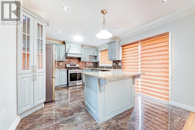 Photo - 101 Meandering Trail