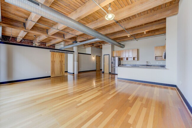 1113 Washington Ave Unit 418