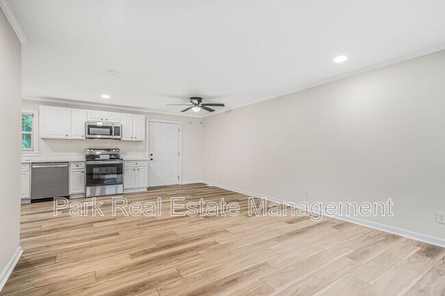 Photo - 221 Howell St