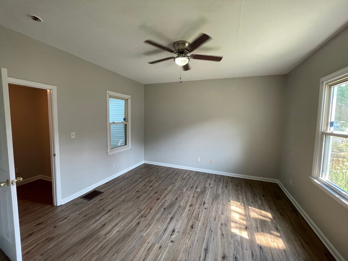 Photo - 1423 Lillian Ave