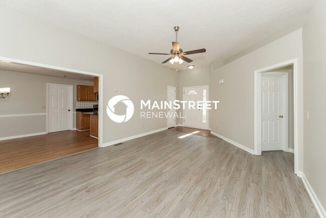 3 Bedroom Pet-Friendly Home in Hendersonville, TN with Main Street Renewal