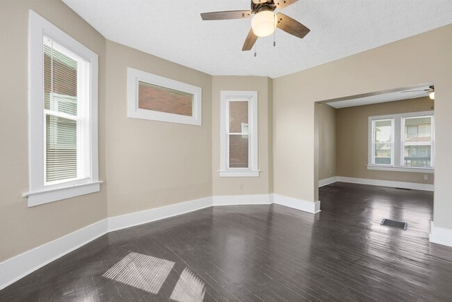 Photo - 172 S Richardson Ave