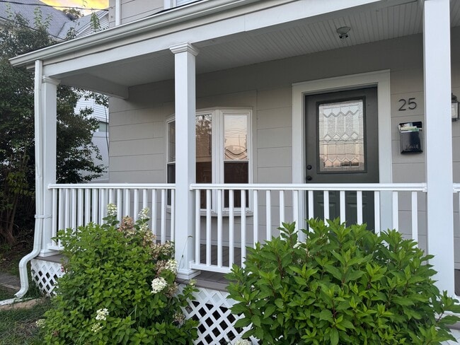 25 Hibernia Ave