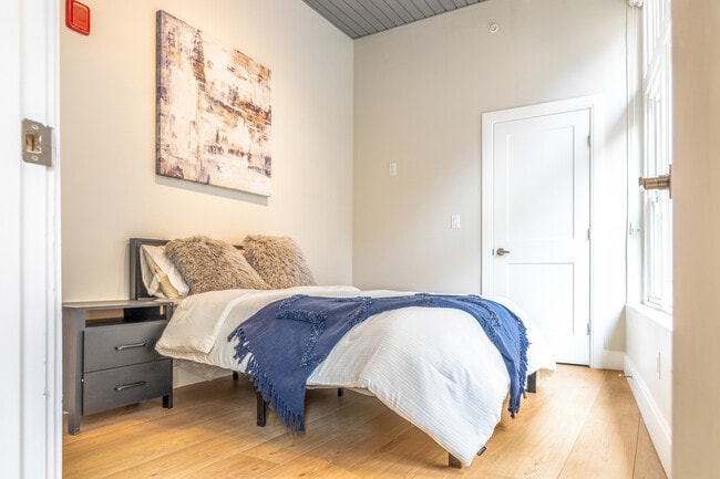 Photo - 44 Bromfield St