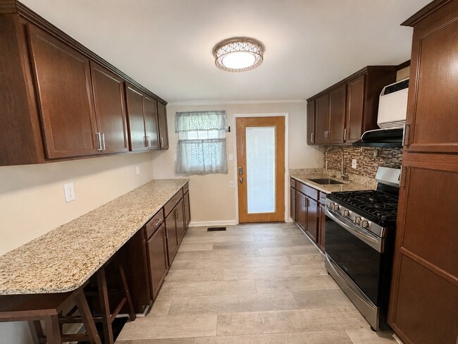 Photo - 1407 Wall Ave