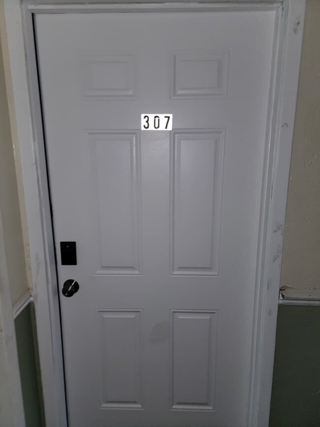 Photo - 1817 Garfield Rd Unit 307