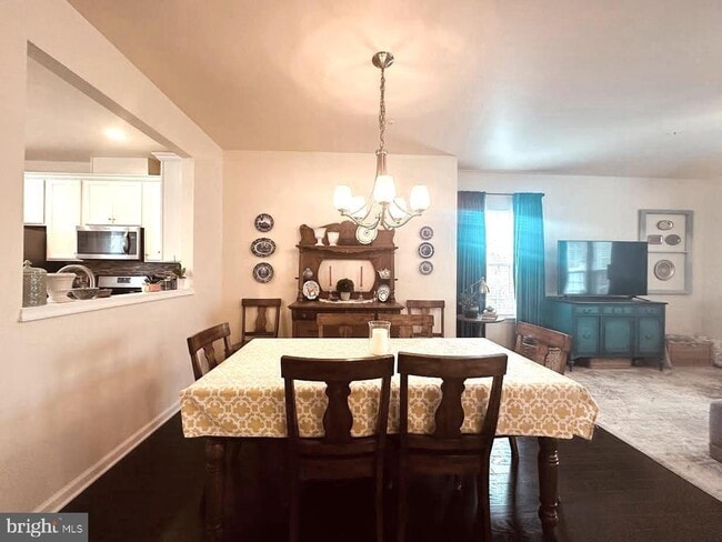 Photo - 1746 Beacon Ln