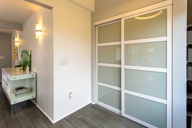 Building Photo - 12956 Portage Road