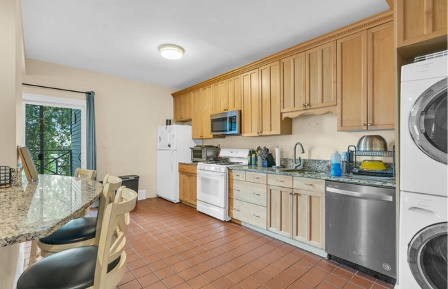 Photo - 5 Sachem St Unidad 2