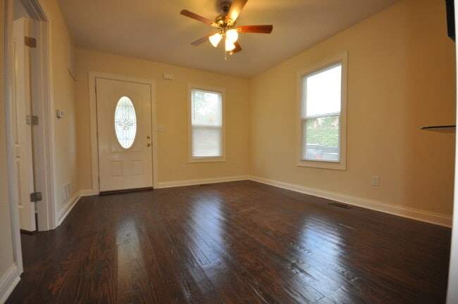 Building Photo - 350 S Broadway Park Unit B Rental