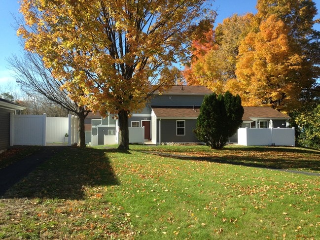 Oak Creek Townhomes