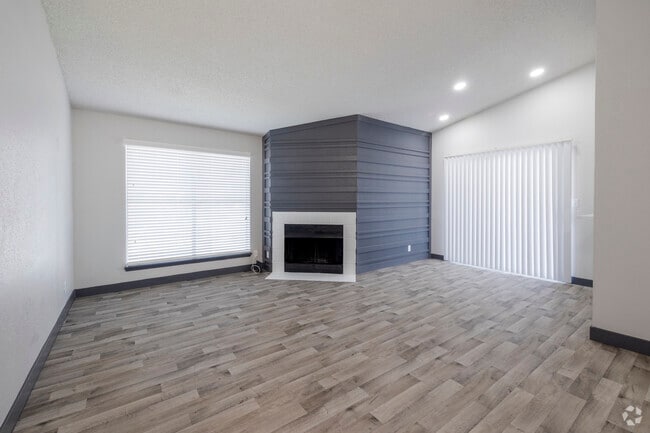 2 habitaciones, 1 baño - 863 pies cuadrados - Sala de estar - Serafina at South Mountain