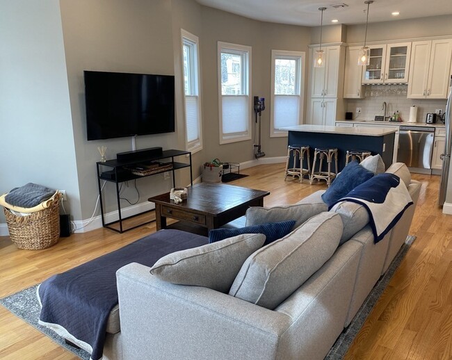 Photo - 27 Thornley St Condo Unit 2