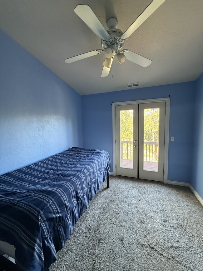 Available room - 1486 E Ivy Ln Unit Bedroom 2